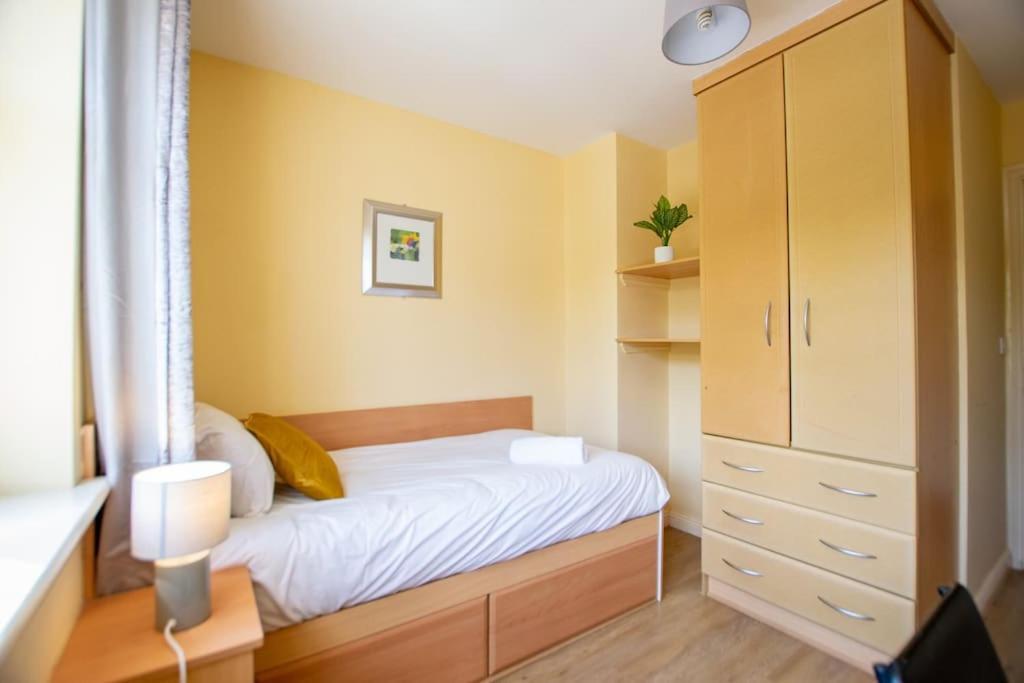 Hébergement de vacances 90 - Roomy Townhouse By Shortstays Galway