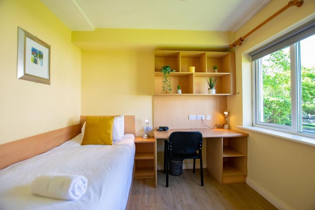 Hébergement de vacances 90 - Roomy Townhouse By Shortstays *
